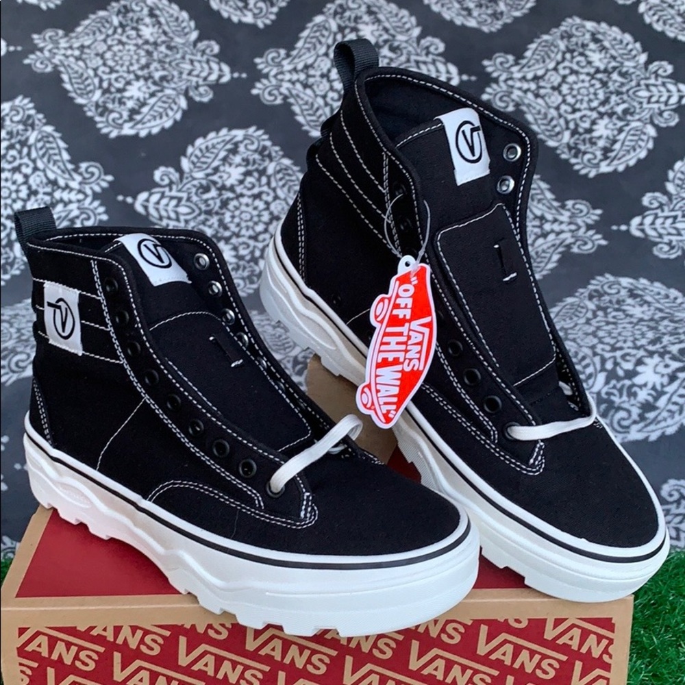 VANS SENTRY Wc Canvas Black/Marshmallow WMNS - Picture 1 of 16